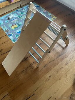 Montessori Piklerové trojúhelník + oboustranné prkno – TOP s