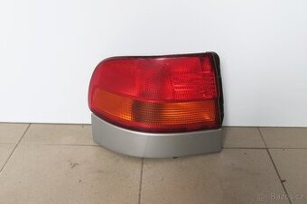 Zadní světla Toyota Carina