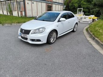 Suzuki Kizashi 2.4 131kW