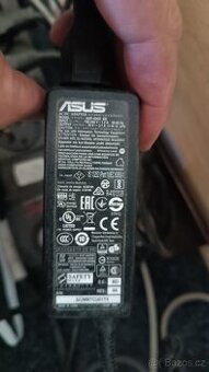 Napájecí adaptér pro notebook ASUS 19V 2,1A