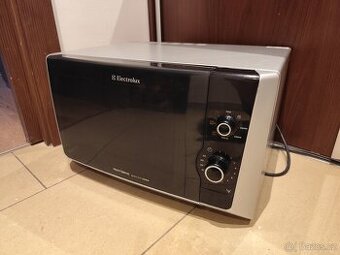 Mikrovlnná trouba Electrolux s grilem