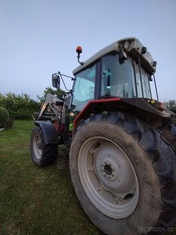 Traktor Massey Ferguson