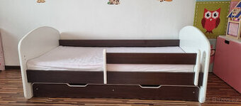 Detska postel +rost + matrace + suplik + zabrana