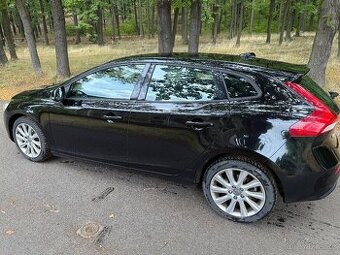 Volvo V40 D3 110 kW, 2017, 1. majitel, nezávislé topení