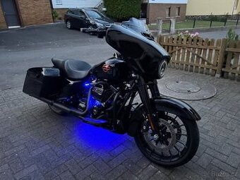 Harley Davidson STREET GLIDE
