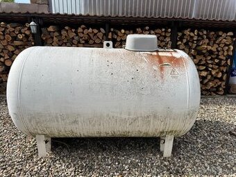 Stará LPG nádrž 2700l