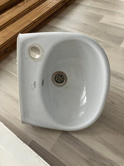 Umyvadlo do koupelna a wc sanita