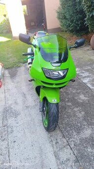 Kawasaki zx6r