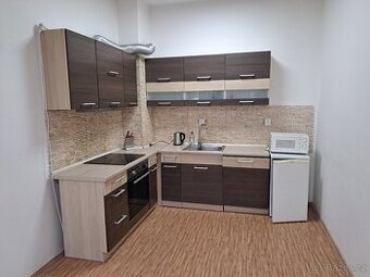 Pronájem moderního 2+kk s terasou a parkováním ve Slatině