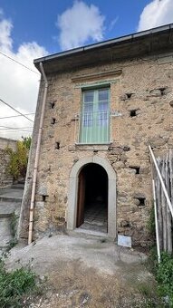 Sicílie, RD 4+1, 100 m2, pozemek 1.300 m2, San Piero Patti - 1