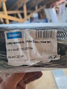 Zakládací lišta na fasadu 15 cm