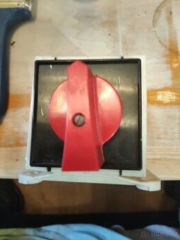 Vačkový spínač 380~16