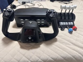 herní ovladač určený pro letecké simulátory