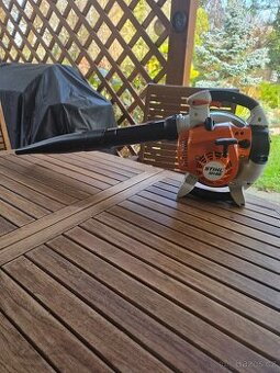 Foukač listí Stihl SH 86