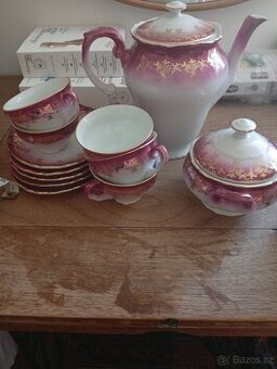Růžová porcelánová čajová souprava