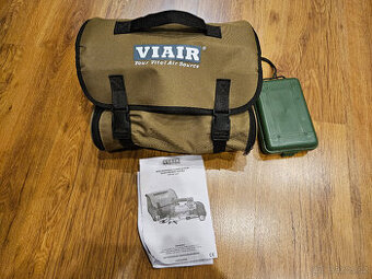 VIAIR 400P - přenosný kompresor na pneu, 12V + deflátor