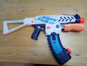 Nerf Super soaker