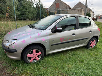 RŮŽOVÁ RAKETA NA PRODEJ - 1