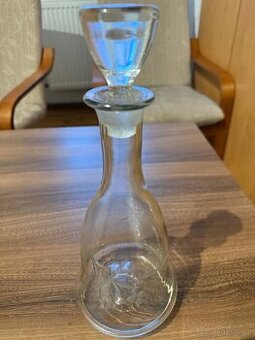 Prodám skleněnou karafu