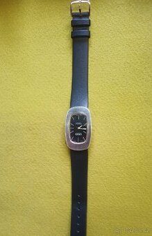 Stříbrné náramkové hodinky lenco