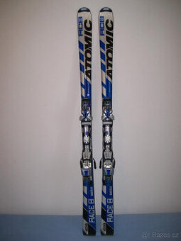 Sjezdové lyže carvingové  ATOMIC  RACE  8 - 158 cm