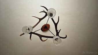 Prodám lustr z paroží