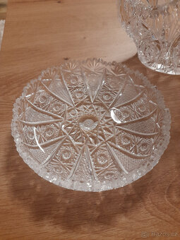 Broušené sklo táci