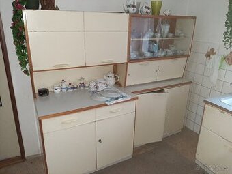 Retro kuchyňský kredenc / příborník – 2 kusy (plně funkční)