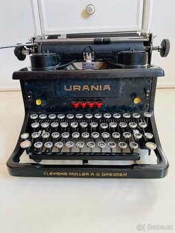 Historický psací stroj