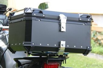 velký ALU kufr na dvě přilby nový nepoužitý 65L