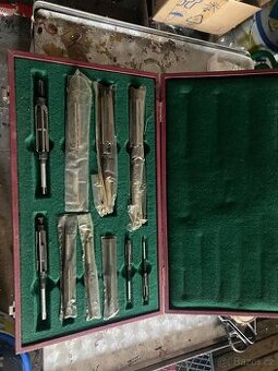 Sada stavitelných výstružníků