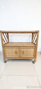 Ratanová skříňka