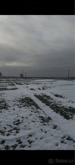 Zahrada 140 m² u Prahy – Oleška, bus 30 m