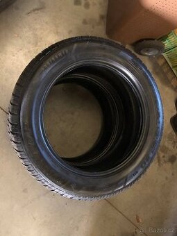 Dunlop 235/55/18 zimní 2ks