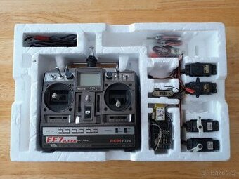 Akrobat +vysílač Futaba FF7