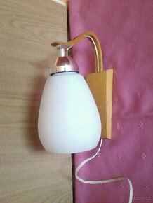 Nástěnná lampička ve světlém dřevě, funkční - 1