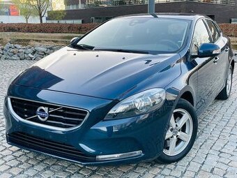 Volvo V40 2.0D3 5VÁLEC MANUÁL KAMERA ODPOČET DPH 1 MAJITEL