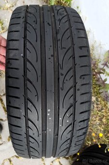 Prodám 4 kusy pneu Hankook Ventus V12 Evo2,215/40r17,cca 6mm