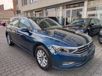 VW Passat B8 Variant 2.0TDI 110kW DSG Matrix ACC ERGO DAB Qi