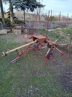 Obraceč sena za malotraktor