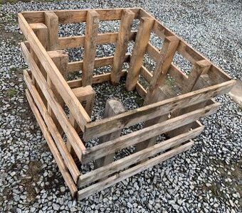 Palety ze stavebniho materialu