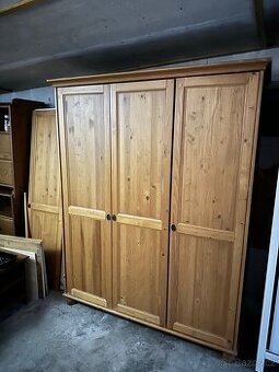 Ikea Leksvik šatní skřín antik Hemnes masiv ODĚRKY