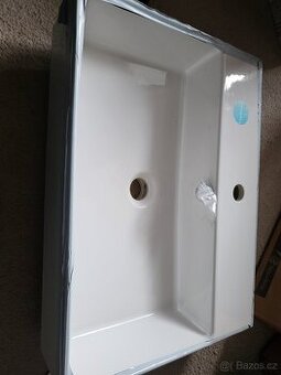 Nové závěsné umyvadlo Vitra Neo, 60 cm
