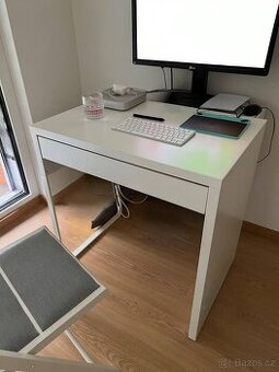 Psací stůl IKEA MICKE