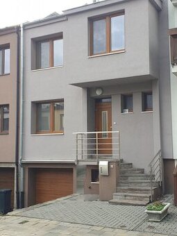 Pronájem části domu Na Zápovědi, Uh. Hradiště