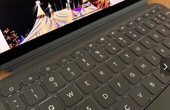 Logitech Combo Touch pro iPad Air M2/M3