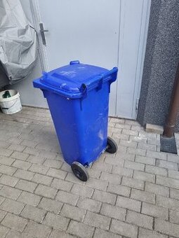 Plastová popelnice