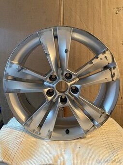 Prodám 1 ks ALU DISK ŠKODA KAROQ 7Jx18 H2 ET45 57A601025E
