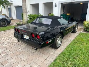 1986 chevrolet corvette c4 official pace car