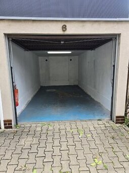 GARÁŽ/ SKLAD PRAHA 5 UL. KE KOTLAŘCE